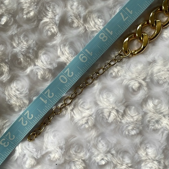 Gold Cuban Link Chain - Picture 6 of 8